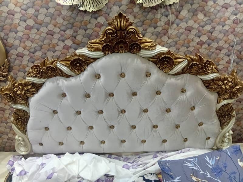 royal bed 4