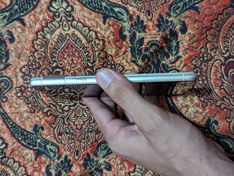 Google Pixel 7 -  Board (Display Panel Damaged) 2
