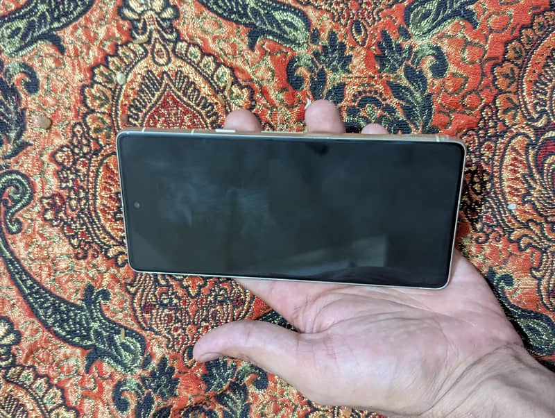 Google Pixel 7 -  Board (Display Panel Damaged) 4