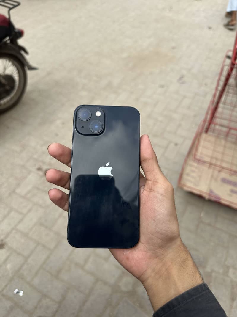 Apple iPhone 13 0
