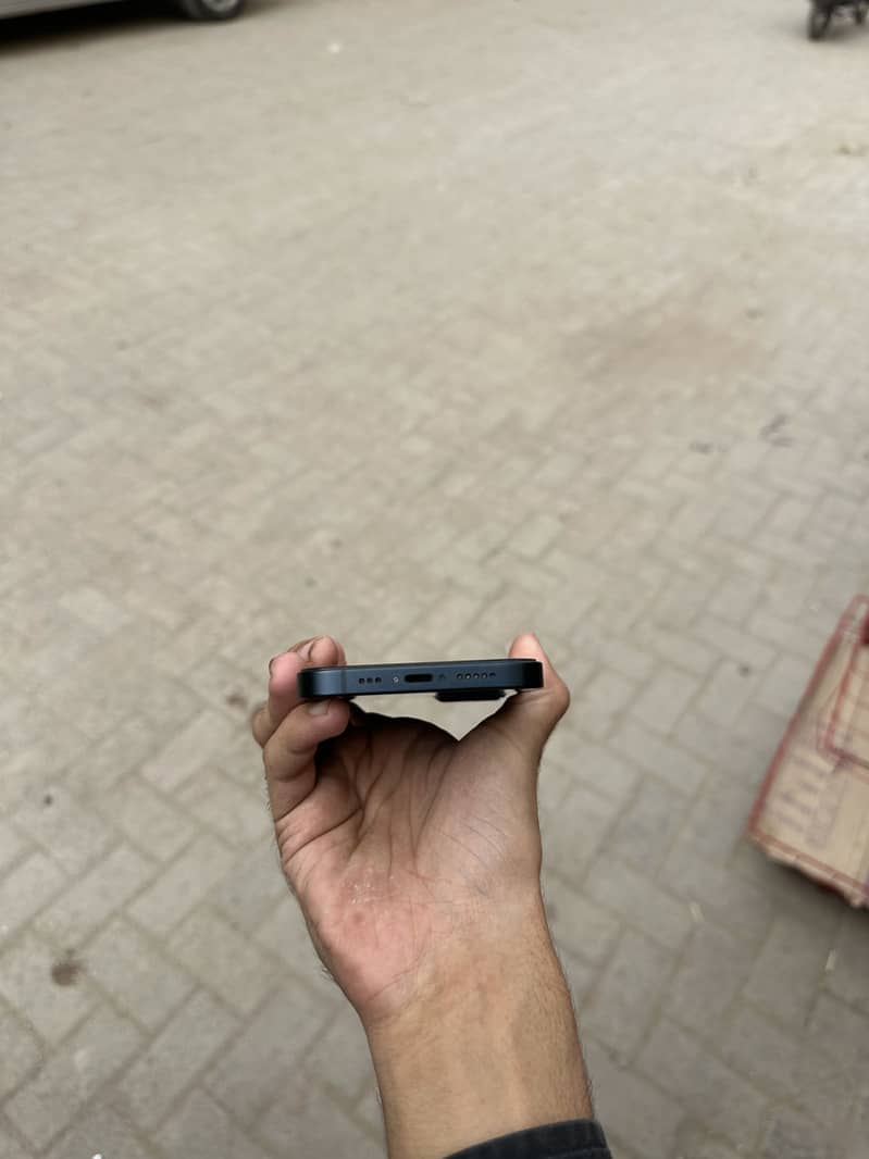 Apple iPhone 13 1
