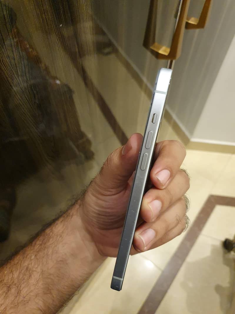 Apple iPhone 15 plus 3
