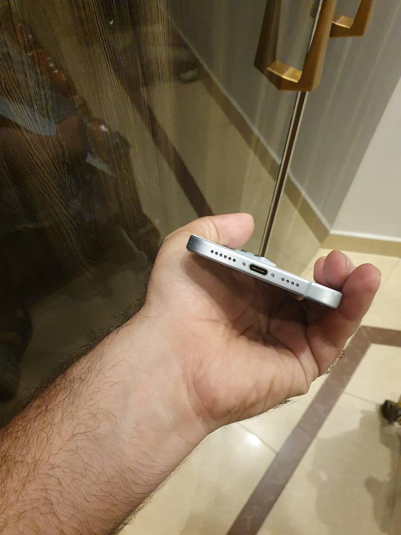Apple iPhone 15 plus 4
