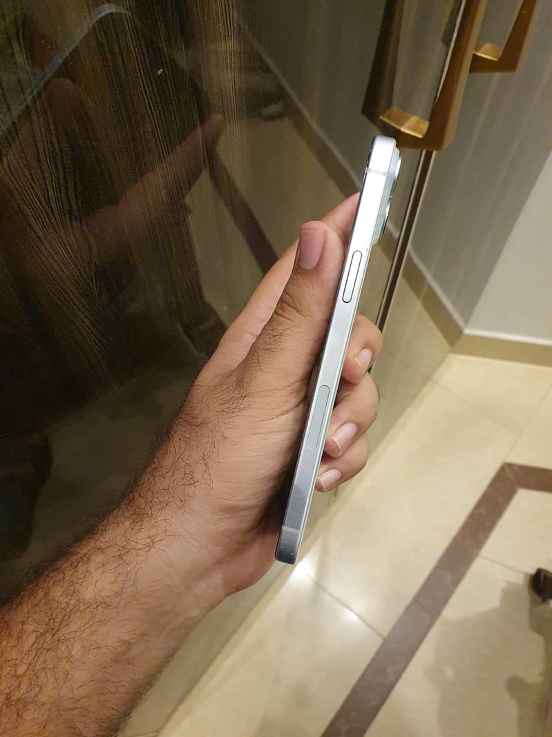 Apple iPhone 15 plus 5