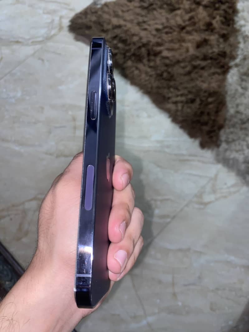 Apple iPhone 14 Pro Max 1
