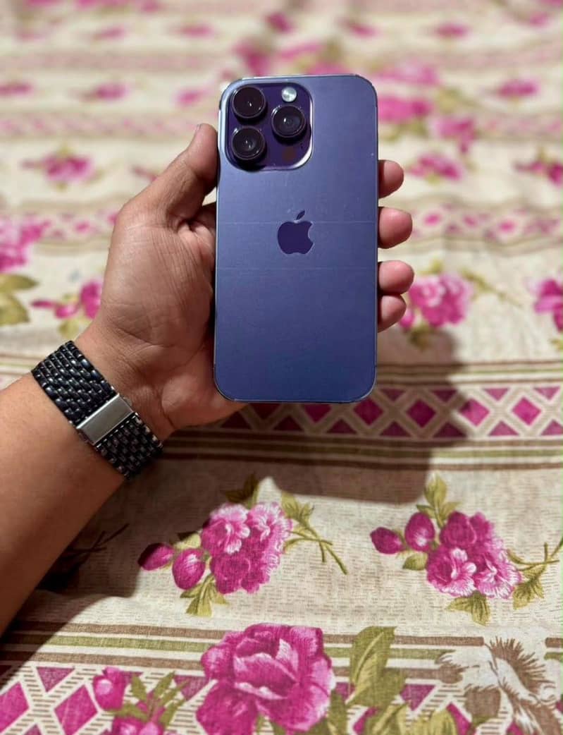 Apple iPhone 14 Pro 0