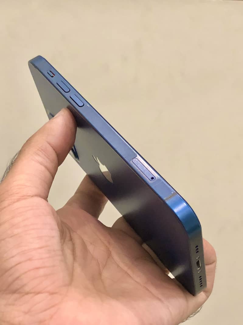 Apple iPhone 12 2