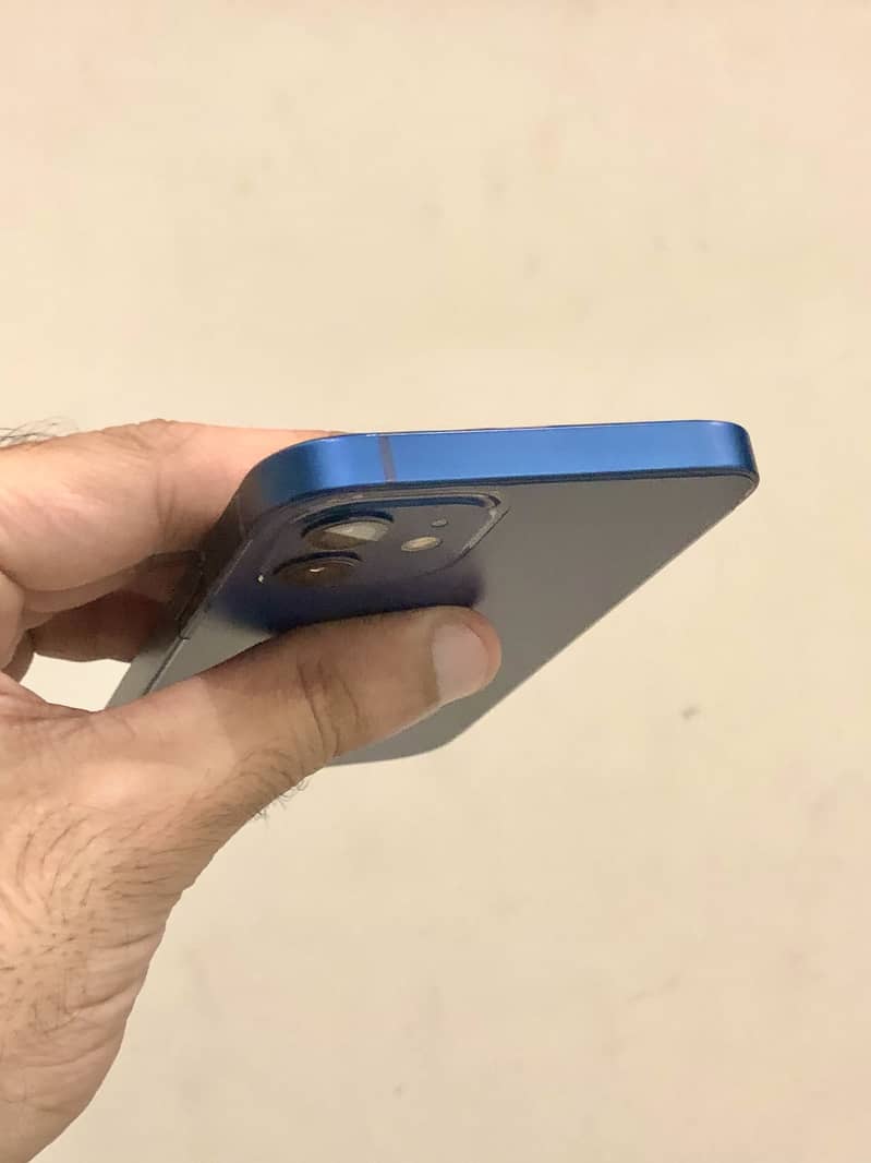 Apple iPhone 12 3