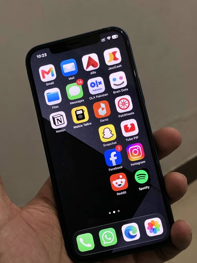 Apple iPhone 12 6