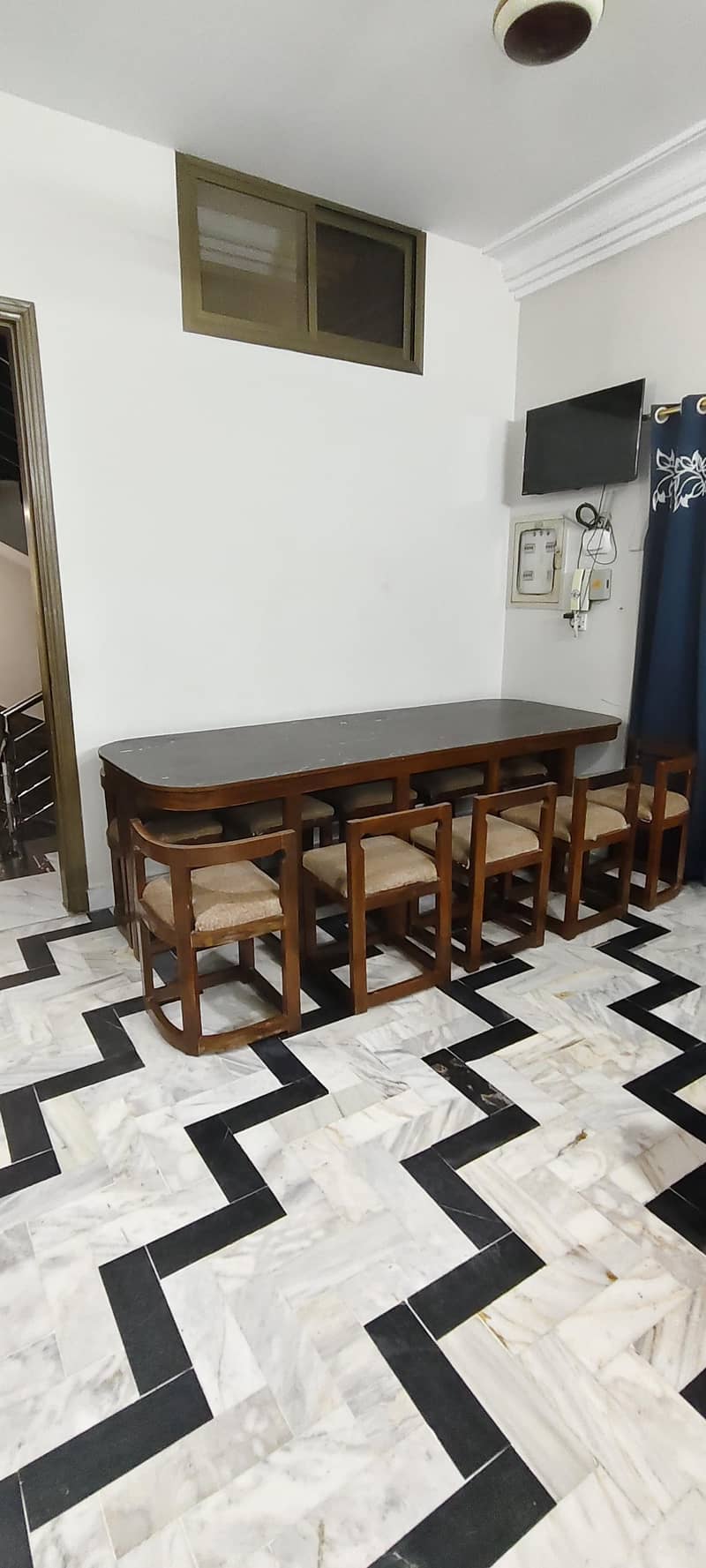 10 seater Dinning table 0
