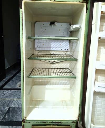Dawlance fridge working condition Urgent sale call/03314326617