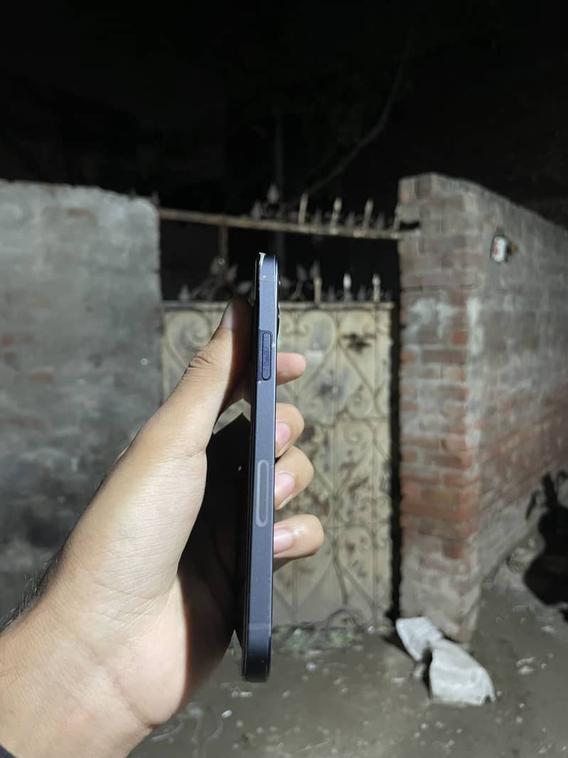 Apple iPhone 12 3