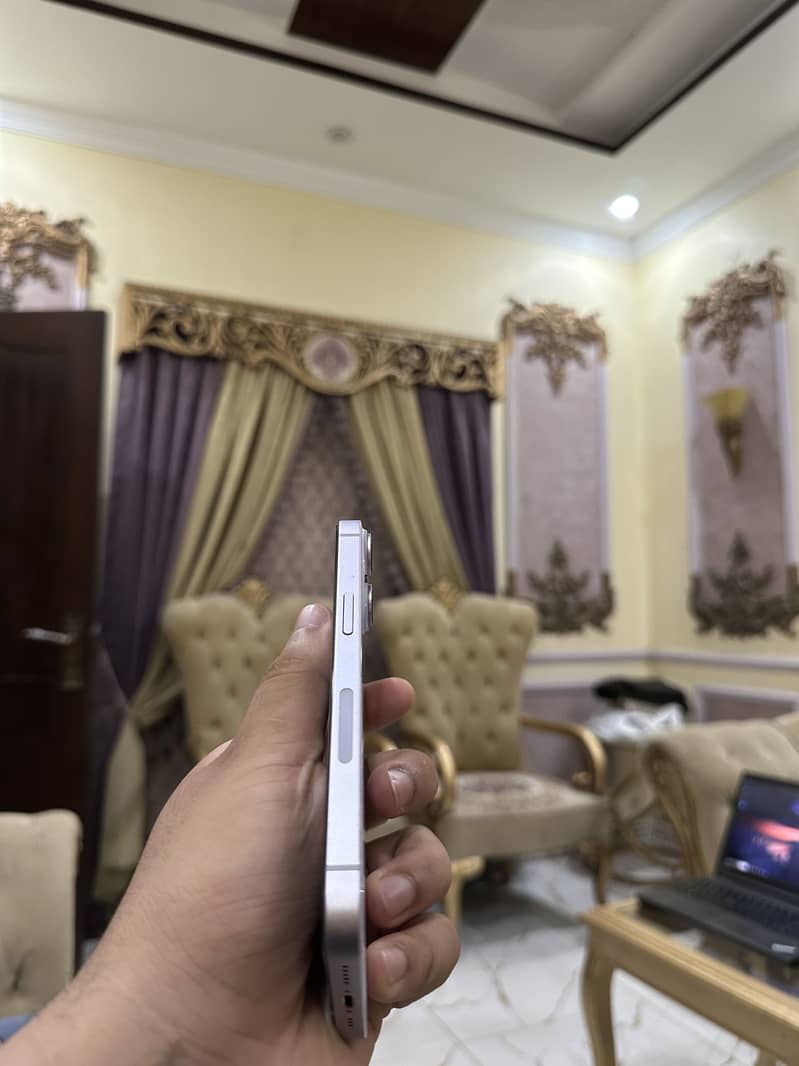 Apple iPhone 14 2