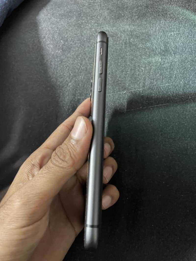 Apple iPhone 11 2