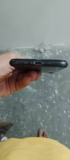 Apple iPhone 7 4