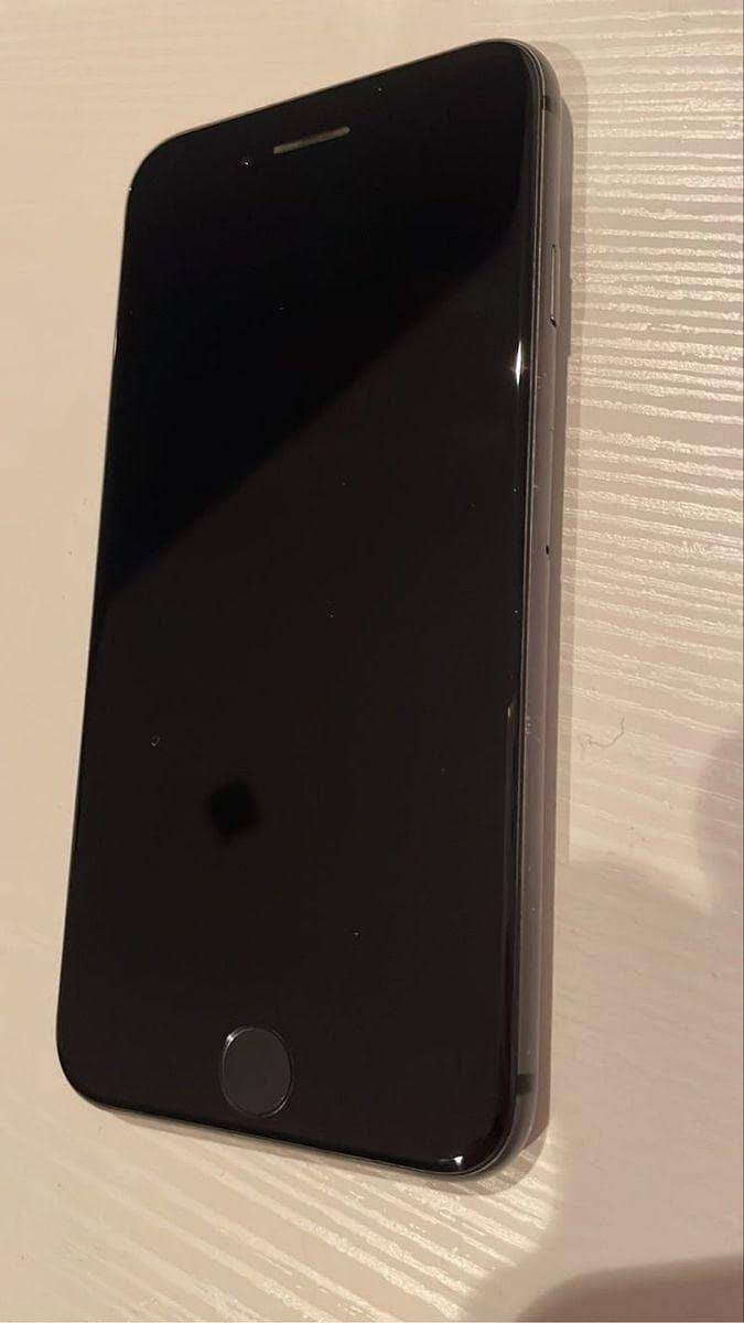 Apple iPhone 7 Plus 1