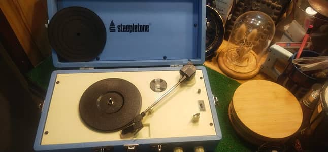 Steepletone Retro Pink Record Player