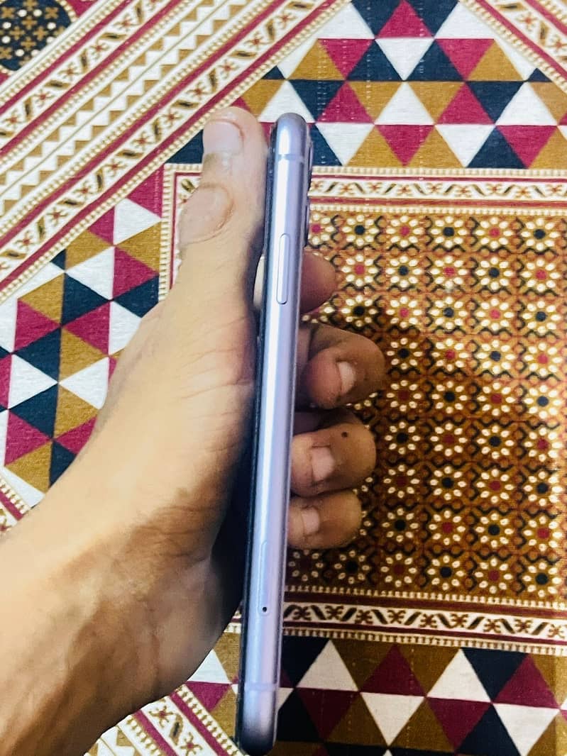 Apple iPhone 11 5