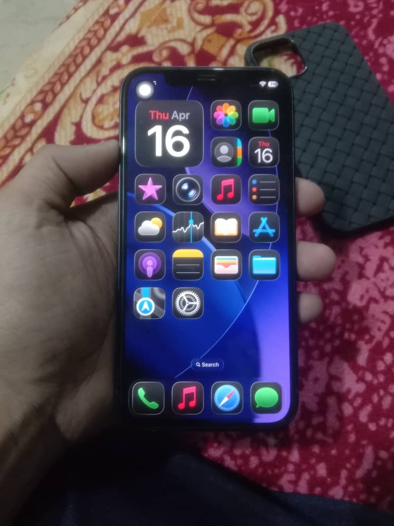 Apple iPhone 12 1