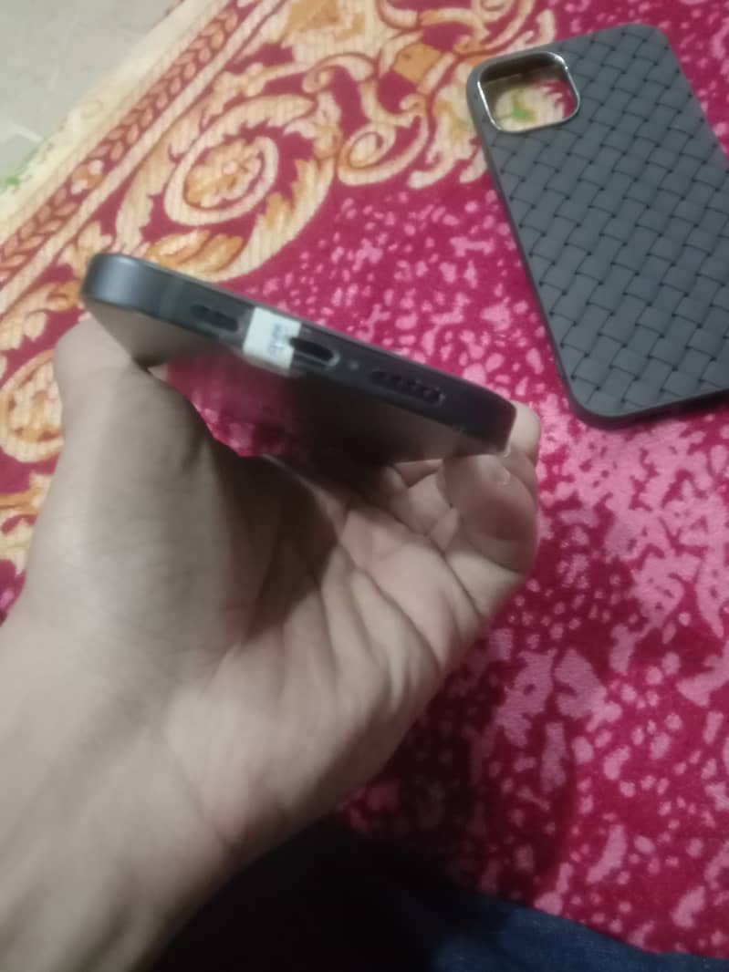 Apple iPhone 12 6