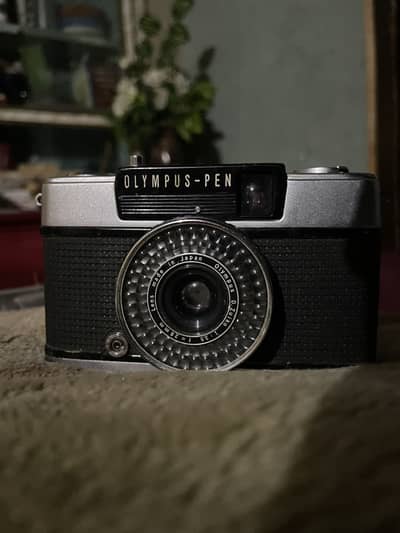 Rare 1962 Olympus Pen EE-2