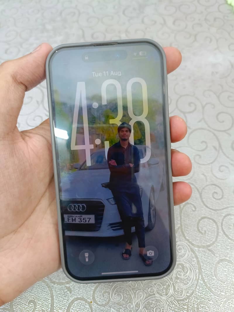 Apple iPhone 15 Pro 2