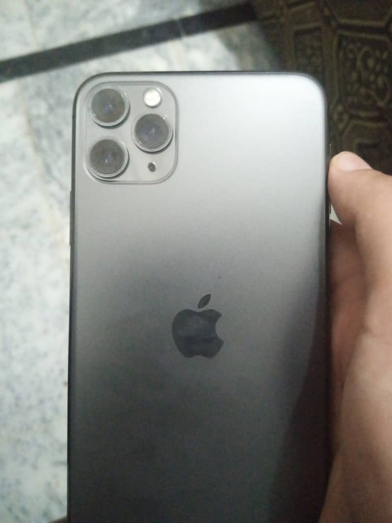 Apple iPhone 11 Pro Max 2
