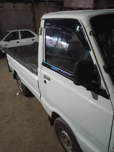 Suzuki Ravi 2011