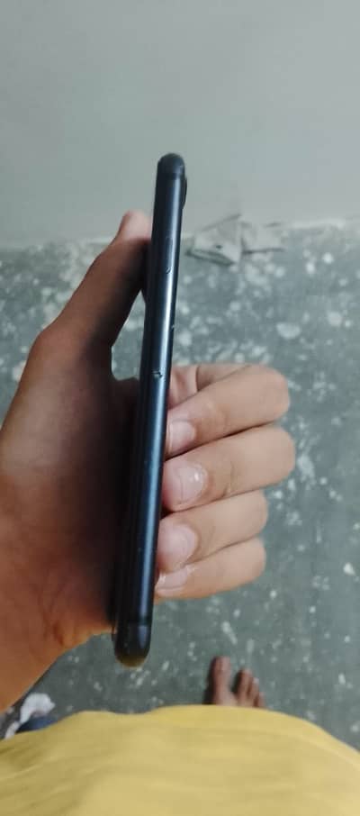 Apple iPhone 7