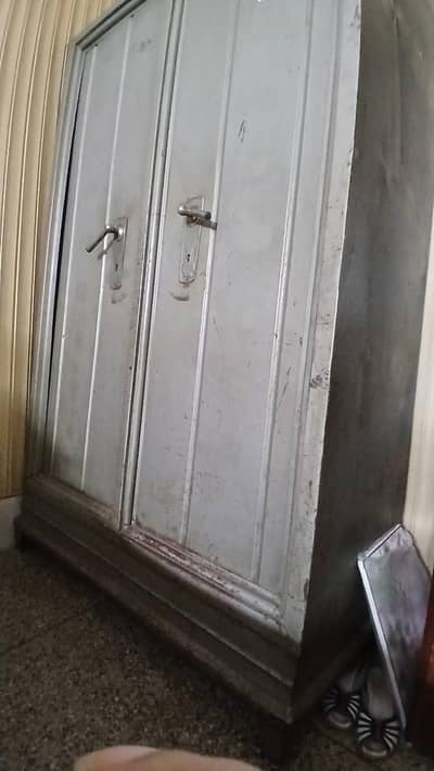 almari closet