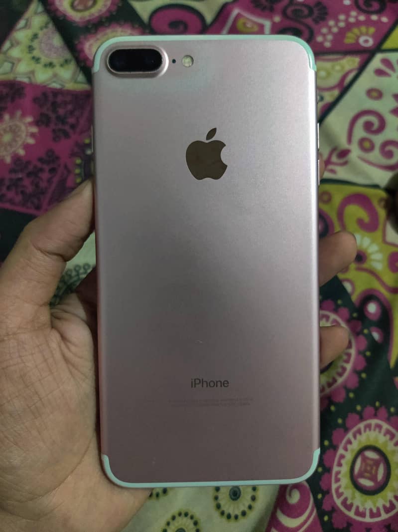 Apple iPhone 7 Plus 0