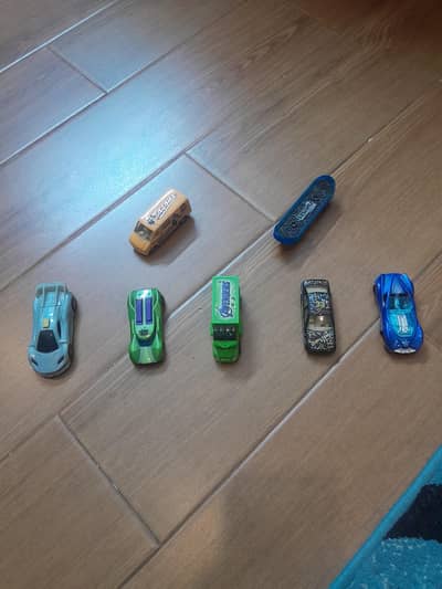 Pack of 7 Good Quality Cars For Playing Excellent Condition
