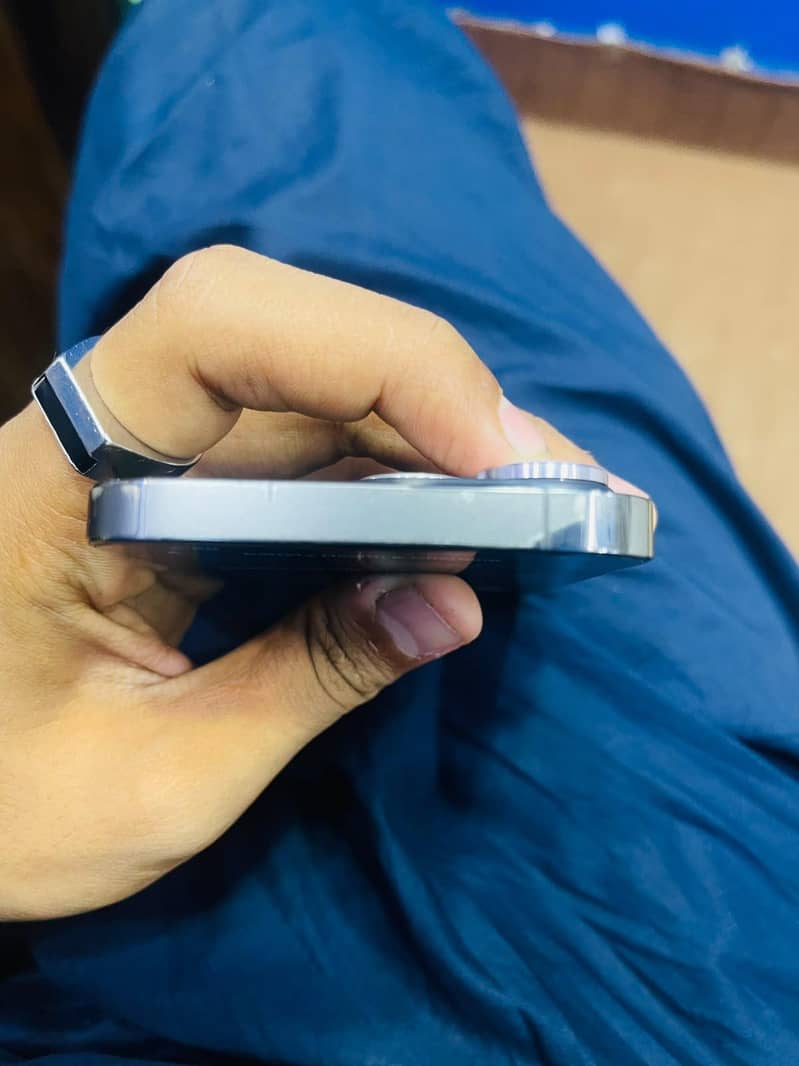 Apple iPhone 13 Pro 4