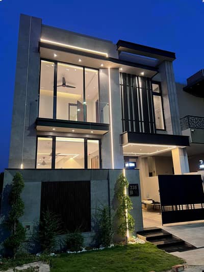 05 Marla Elegant & Fully Maintained Luxury Bungalow | Prime Location in DHA 9 Town, Lahore