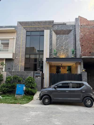 PRIME 5 MARLA RESIDENTIAL HOUSE FOR SALE IN BANKERS AVENUE BLOCK C | 3 BEDROOMS WITH 4 BATHROOMS
