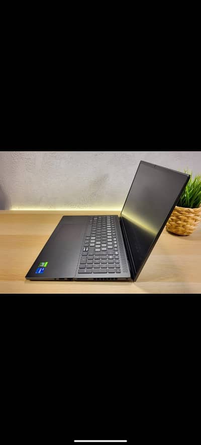 Dell Vostro 7620 Business & Gaming Laptop - 16" FHD+ i7-12700H