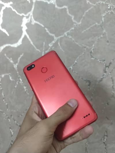 old model tecno spark read discription