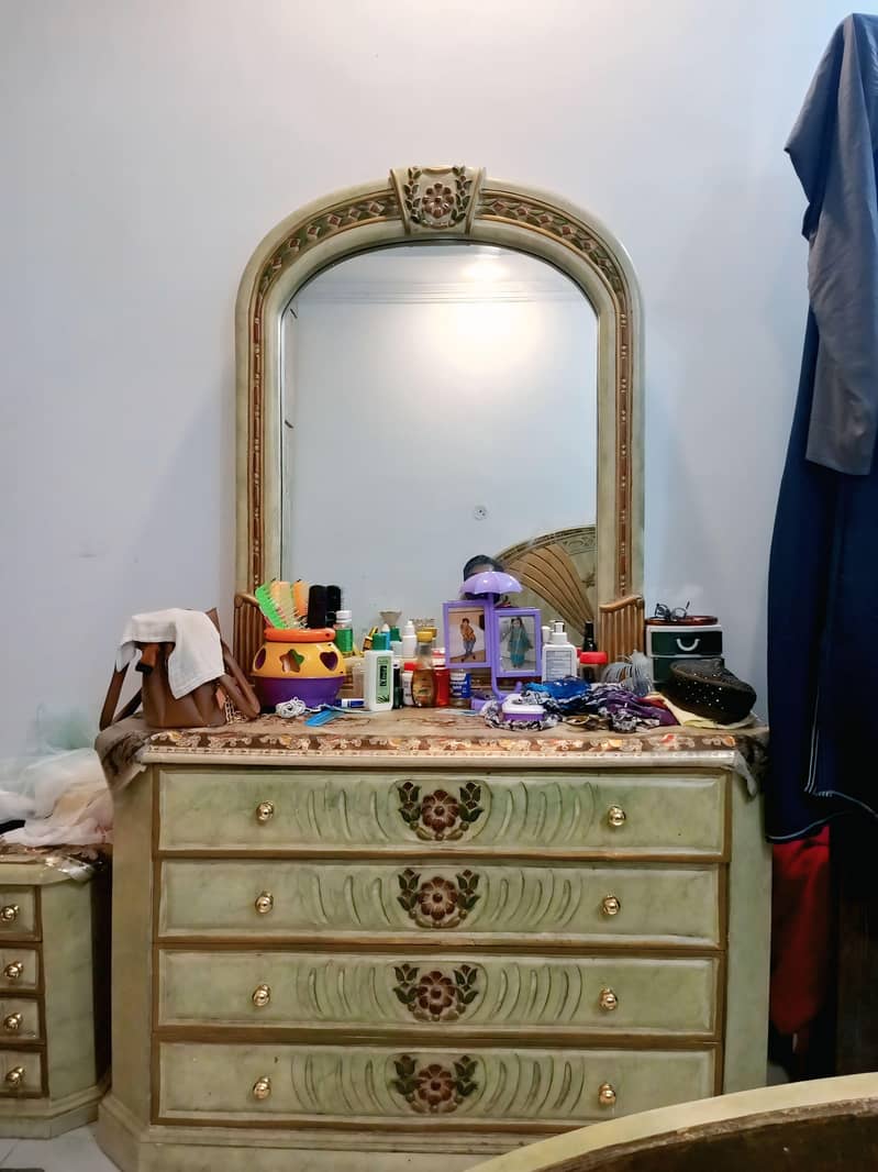 bed and dressing 2
