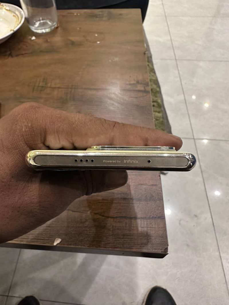 Infinix Zero 30 12