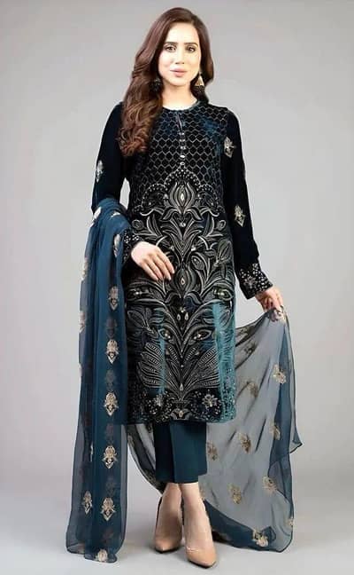 3 Piece Embroidered Lawn Suit | Eid Collection 2026 | Cash on Delivery