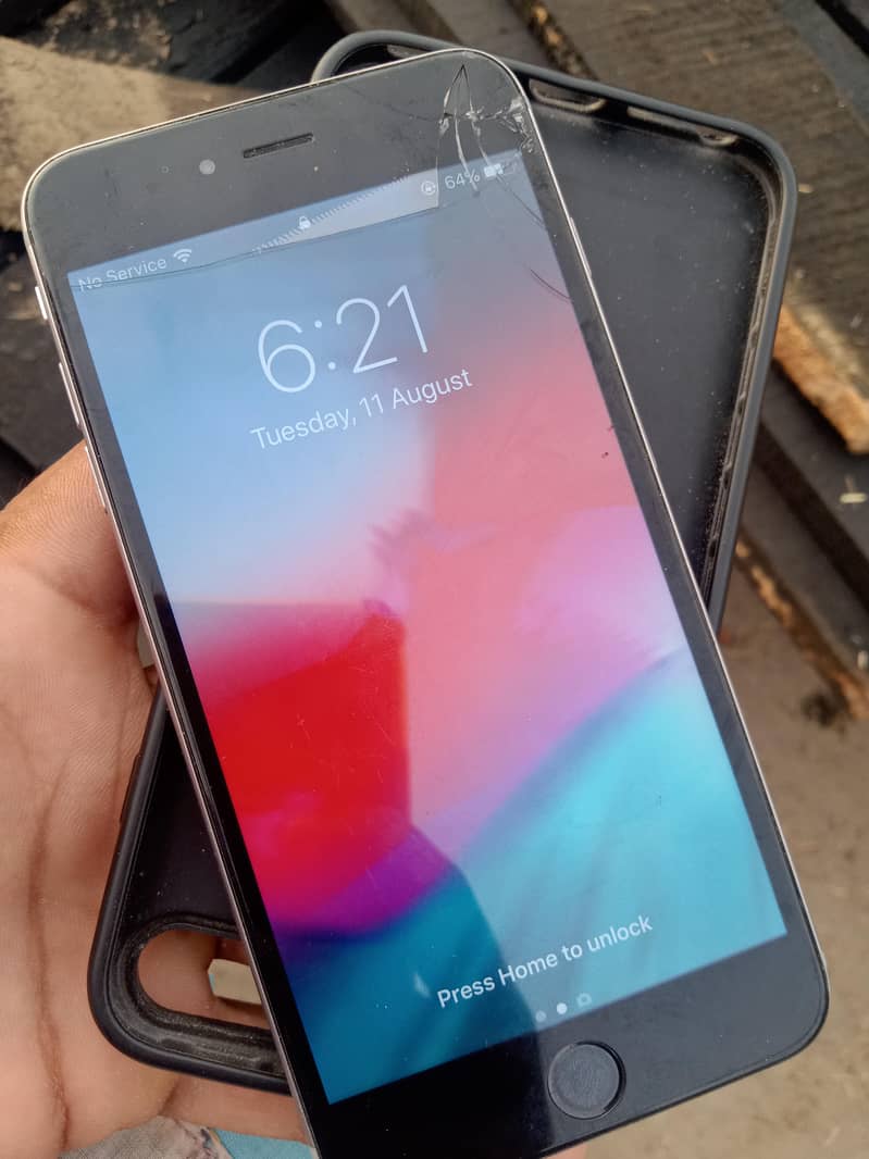 Apple iPhone 16 Plus 1