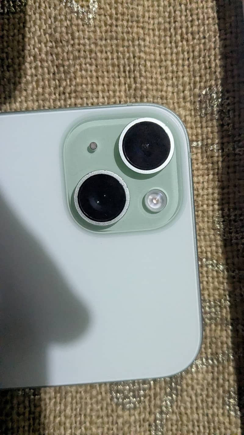 Apple iPhone 15 plus 6