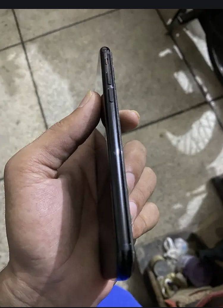 Apple iPhone 7 2