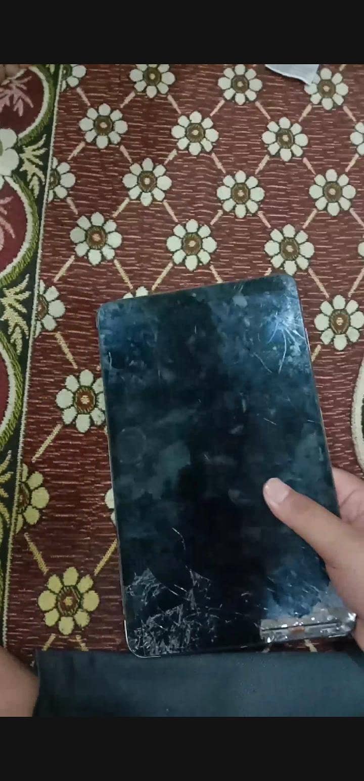 LG tablet 1