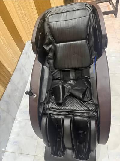 JC BUCKMAN MASSAGE CHAIR