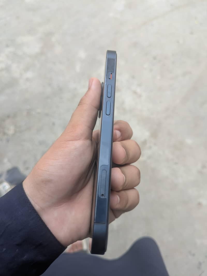 Apple iPhone 13 6