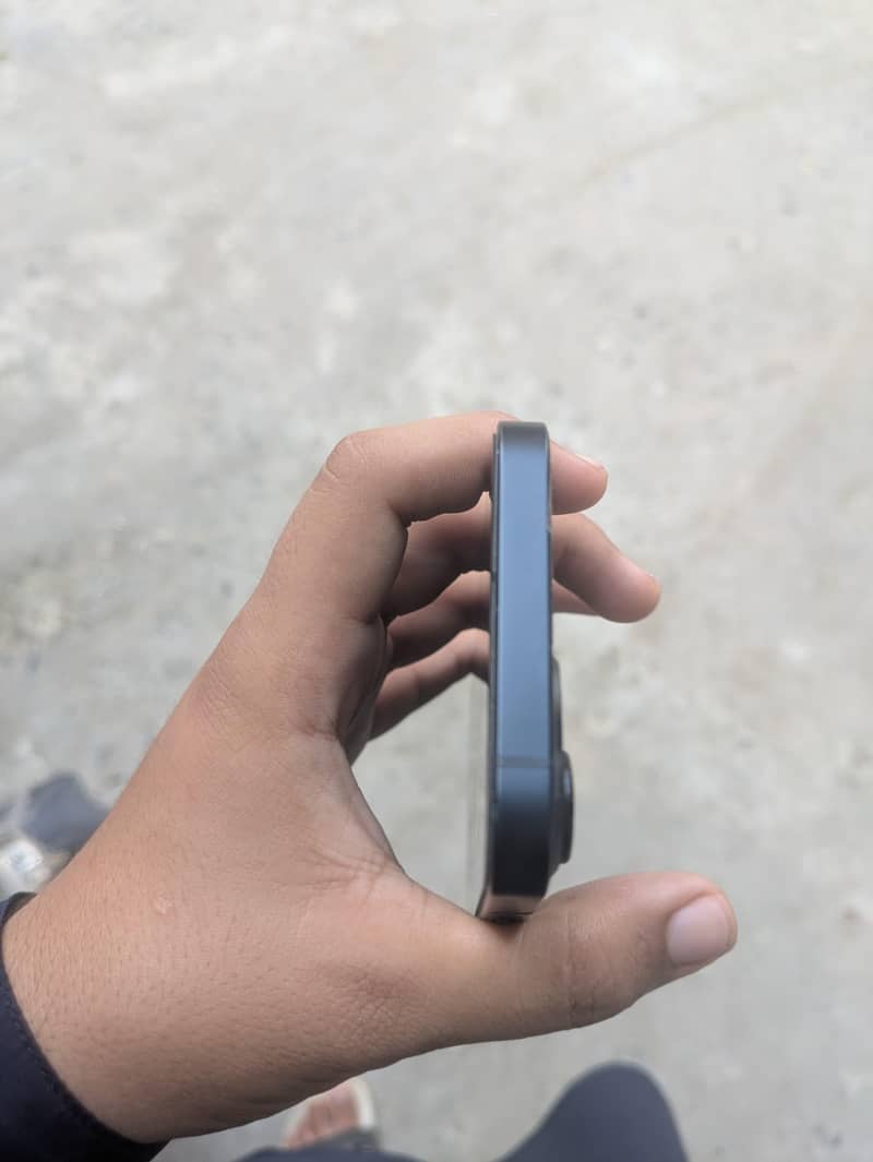 Apple iPhone 13 7