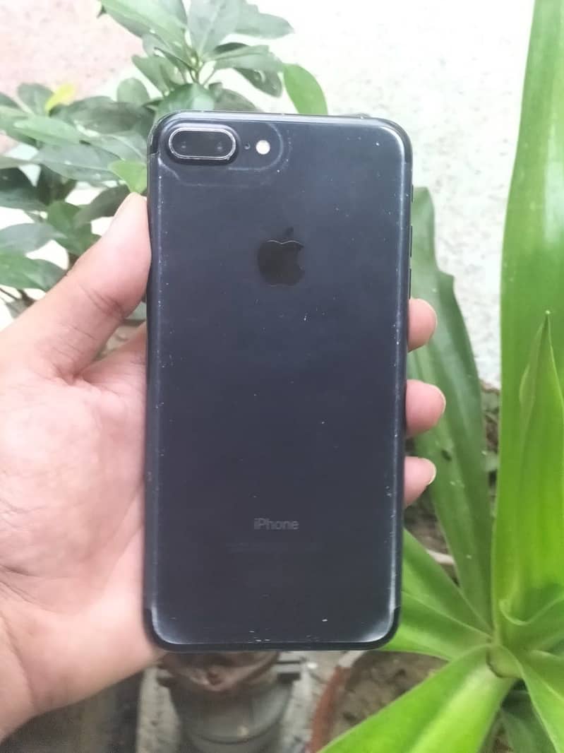 Apple iPhone 7 Plus 1