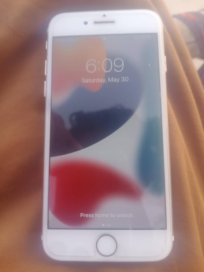 Apple iPhone 7 0