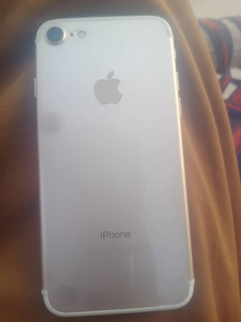 Apple iPhone 7 1
